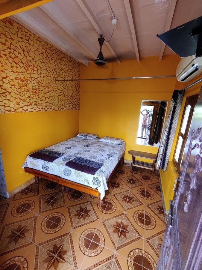 Archana Guest House River View 亨比 外观 照片