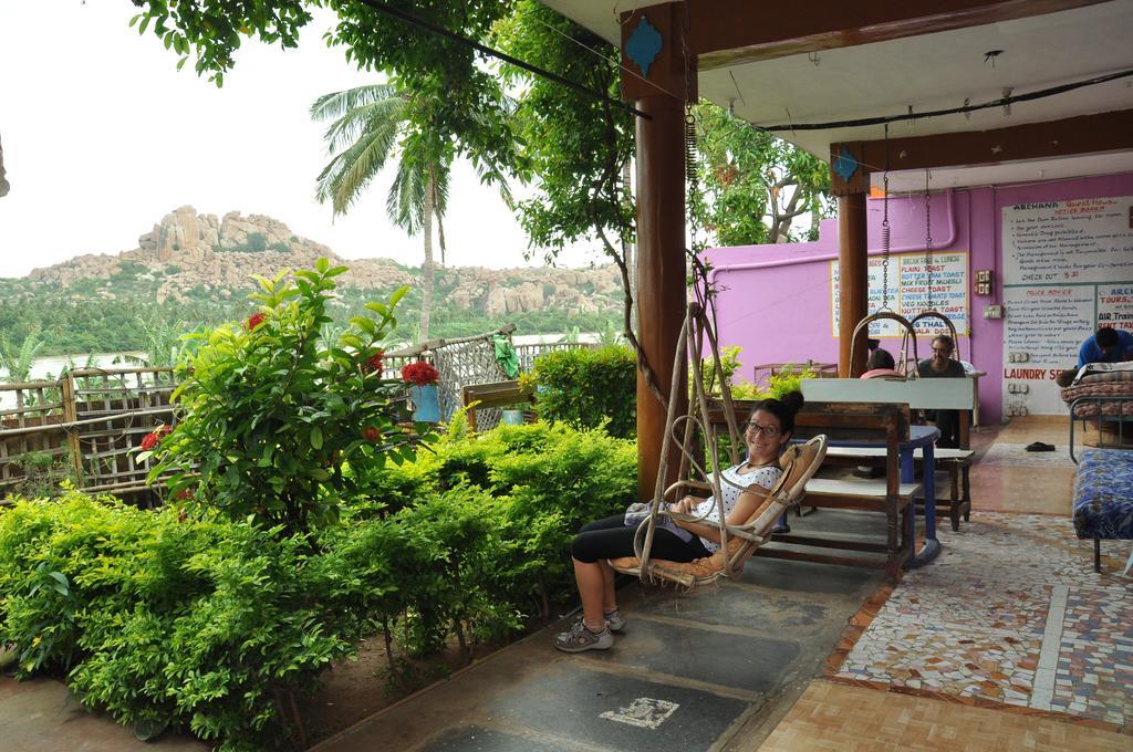 Archana Guest House River View 亨比 外观 照片