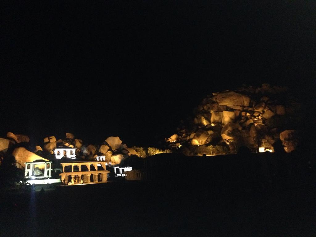 Archana Guest House River View 亨比 外观 照片