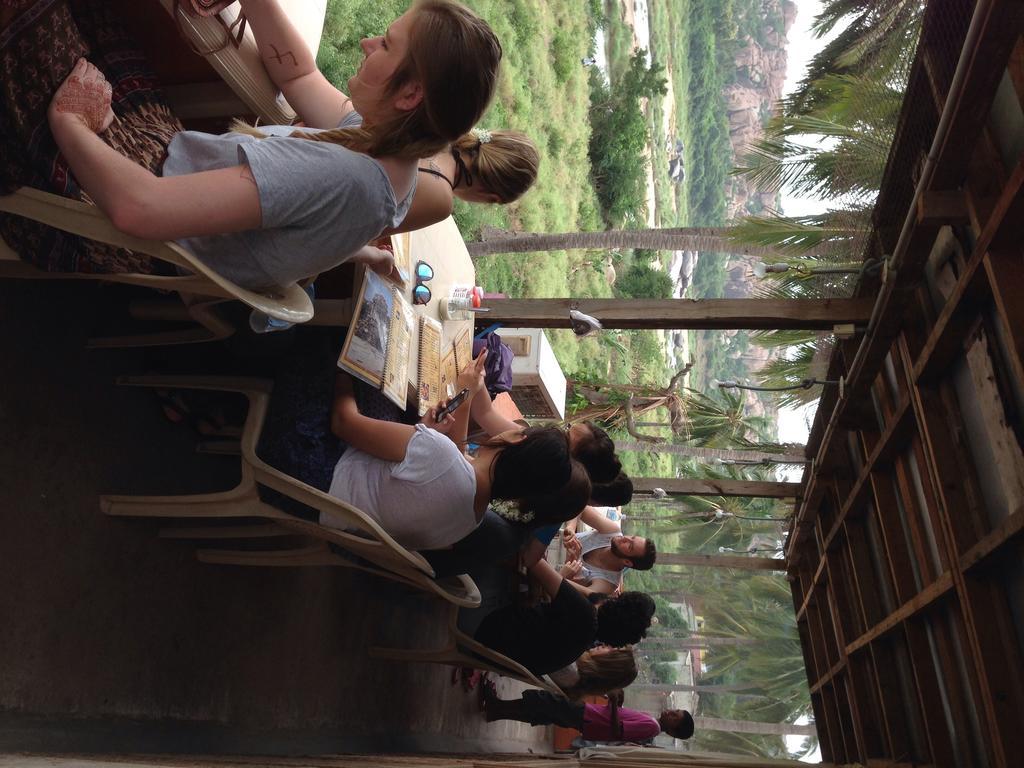 Archana Guest House River View 亨比 外观 照片